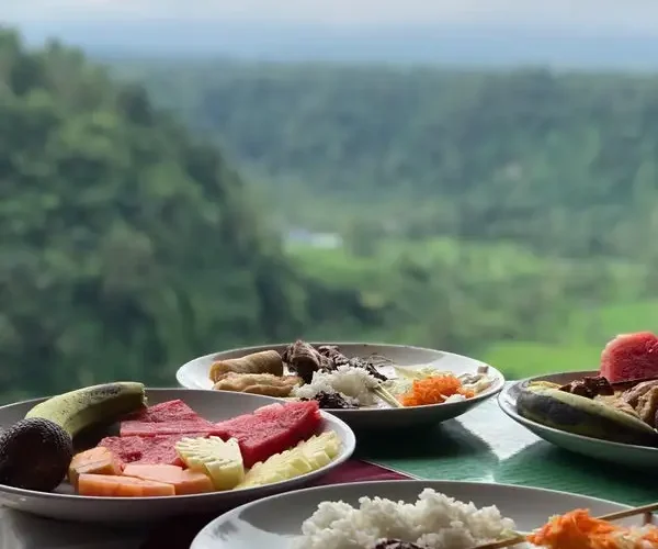 lunch at lereng agung restaurant